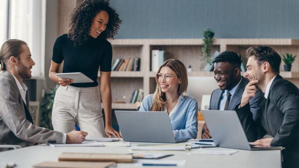 Formateurs Forentem créant une formation sur-mesure pour une entreprise.